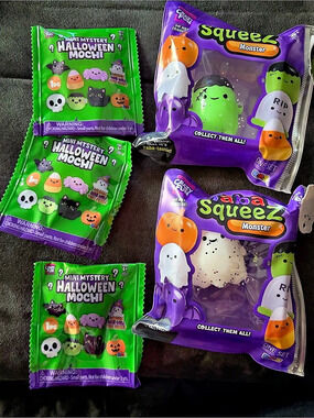 RMS Five Below Squeez Monster / Mini Mystery Halloween Mochi Set NWT